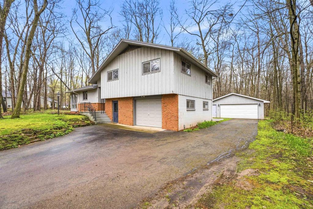 Photo of 9156 Center ROAD, Neenah, WI 54956 (MLS # 50324464)