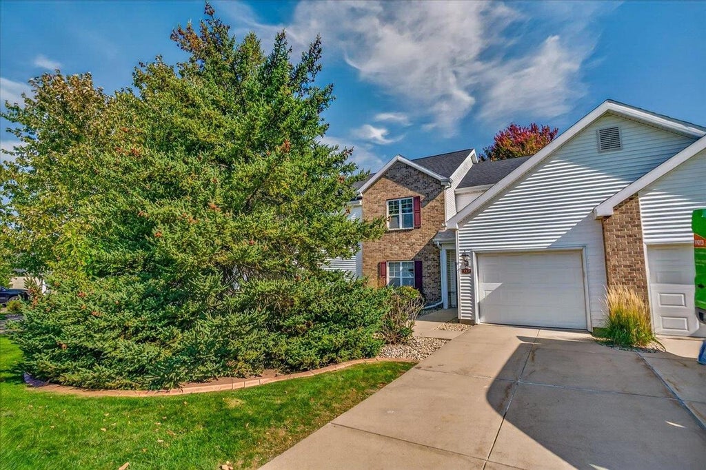 Photo of 712 Dunn AVENUE, Oregon, WI 53575 (MLS # 2034587)