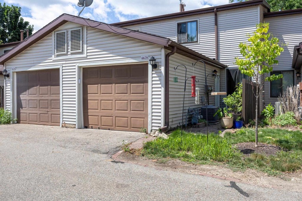 Photo of 6628 Offshore DRIVE, Madison, WI 53705 (MLS # 2028760)