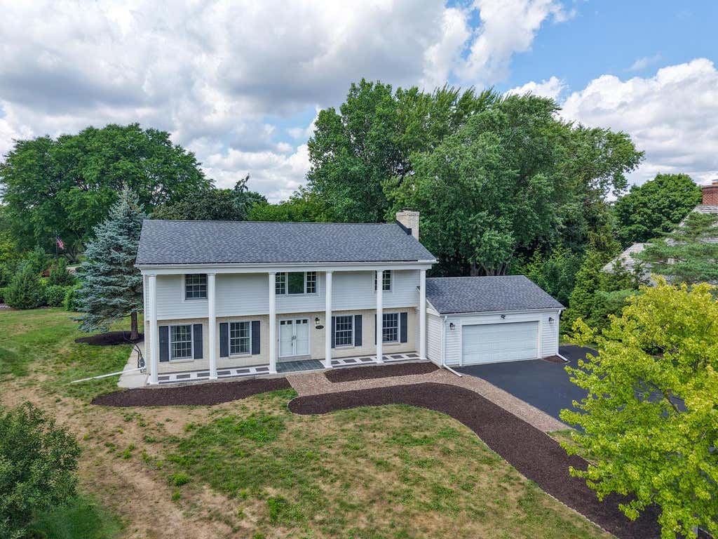 Photo of 15200 Briaridge COURT, Elm Grove, WI 53122 (MLS # 1974260)