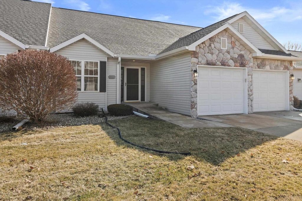 Photo of 3024 Edmonton DRIVE, Sun Prairie, WI 53590 (MLS # 2015875)