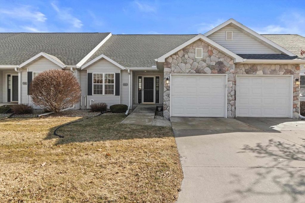 Photo of 3024 Edmonton DRIVE, Sun Prairie, WI 53590 (MLS # 2015875)