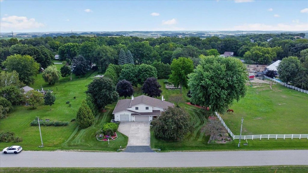 Photo of 4956 Enchanted Valley ROAD, Middleton, WI 53562 (MLS # 2030797)