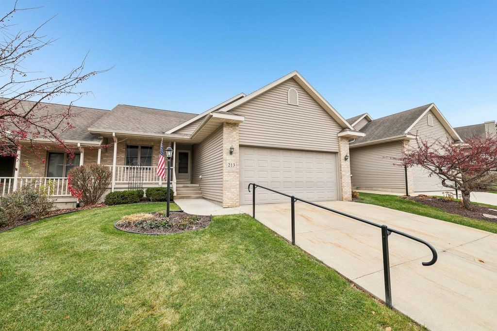 Photo of 213 Fairview CIRCLE #50, Waunakee, WI 53597 (MLS # 2023759)