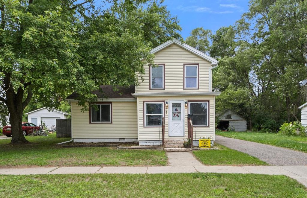 Photo of 321 E Marion STREET, Portage, WI 53901 (MLS # 2027061)