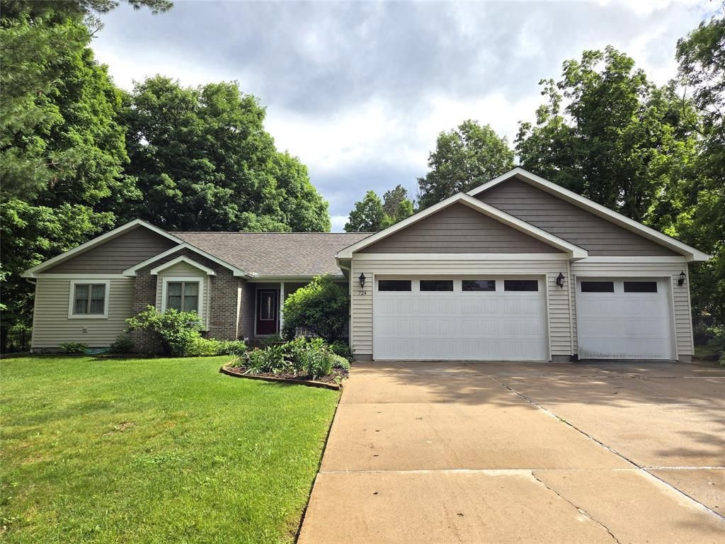 Photo of 724 Pine PLACE, Rice Lake, WI 54868 (MLS # 1602221)