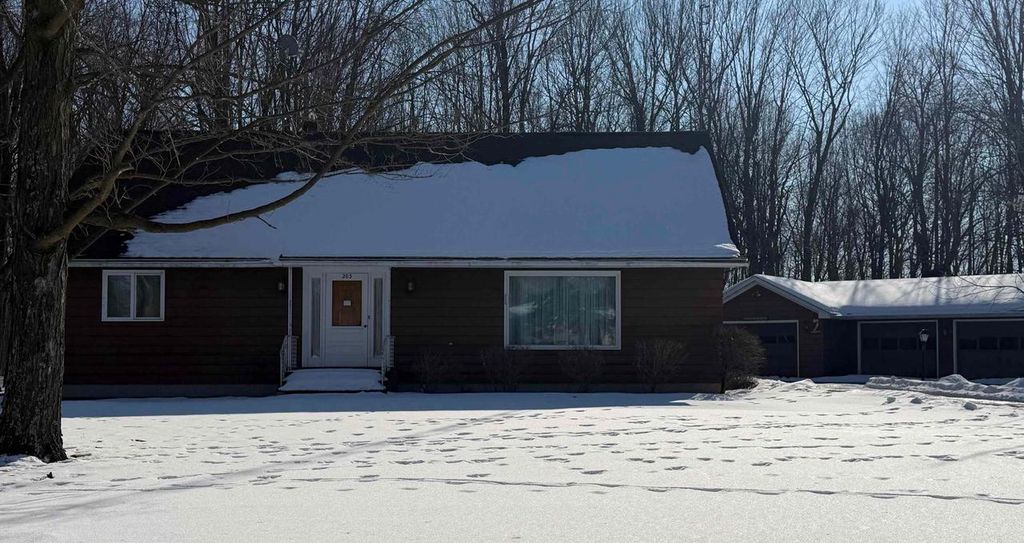 Photo of 203 E Linden STREET, Abbotsford, WI 54405 (MLS # 22600561)