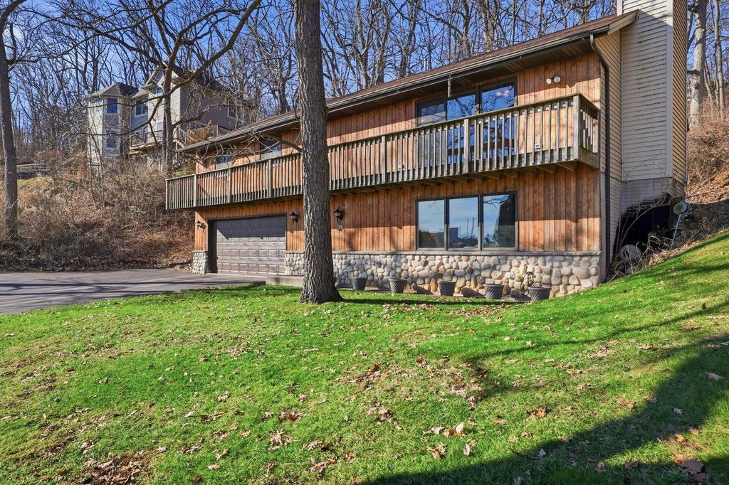 Photo of 142 Riverside DRIVE, Waterford, WI 53185 (MLS # 1947396)