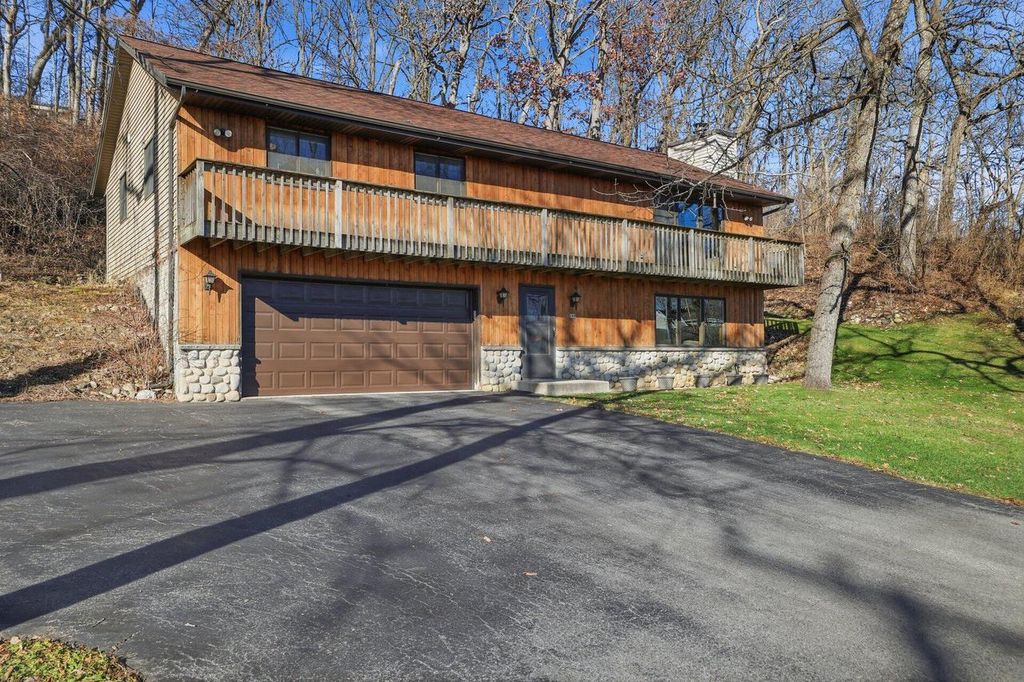 Photo of 142 Riverside DRIVE, Waterford, WI 53185 (MLS # 1947396)