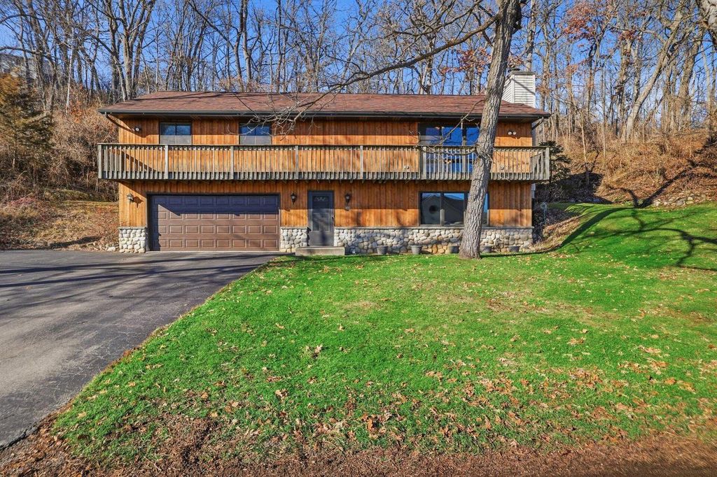 Photo of 142 Riverside DRIVE, Waterford, WI 53185 (MLS # 1947396)
