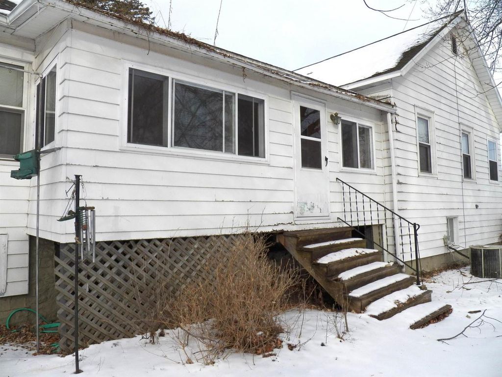 Photo of 615 Michigan AVENUE, Oconto, WI 54153 (MLS # 50320778)