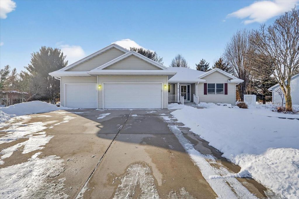 Photo of 60 Spruce STREET, Edgerton, WI 53534 (MLS # 2015381)