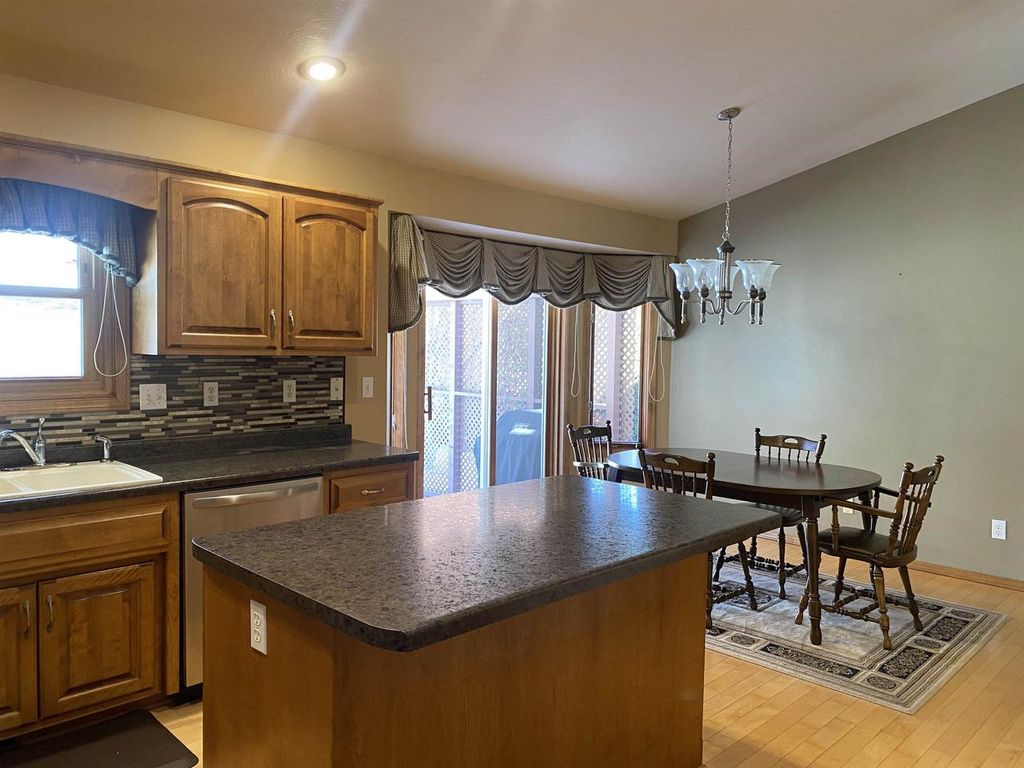 Photo of 1710 Emerald DRIVE, Green Bay, WI 54311 (MLS # 50320657)