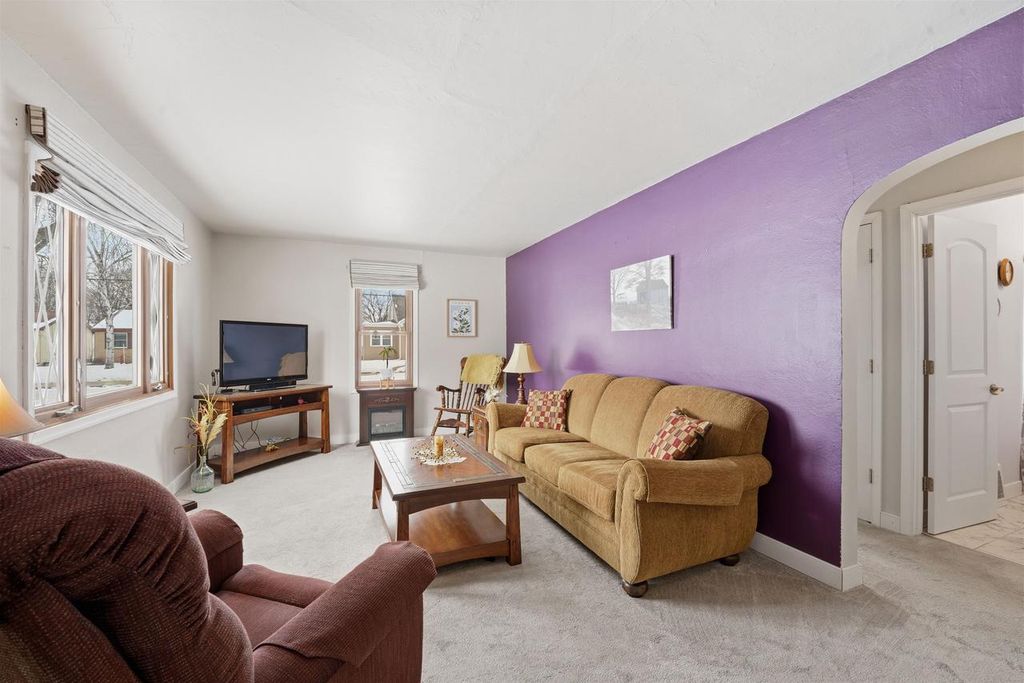 Photo of 1336 Wirtz AVENUE, Green Bay, WI 54304 (MLS # 50321112)