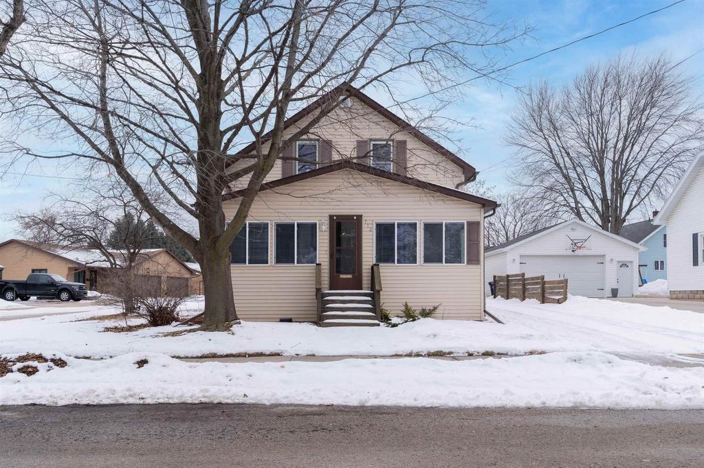 Photo of 713 Jefferson STREET, Little Chute, WI 54140 (MLS # 50320974)