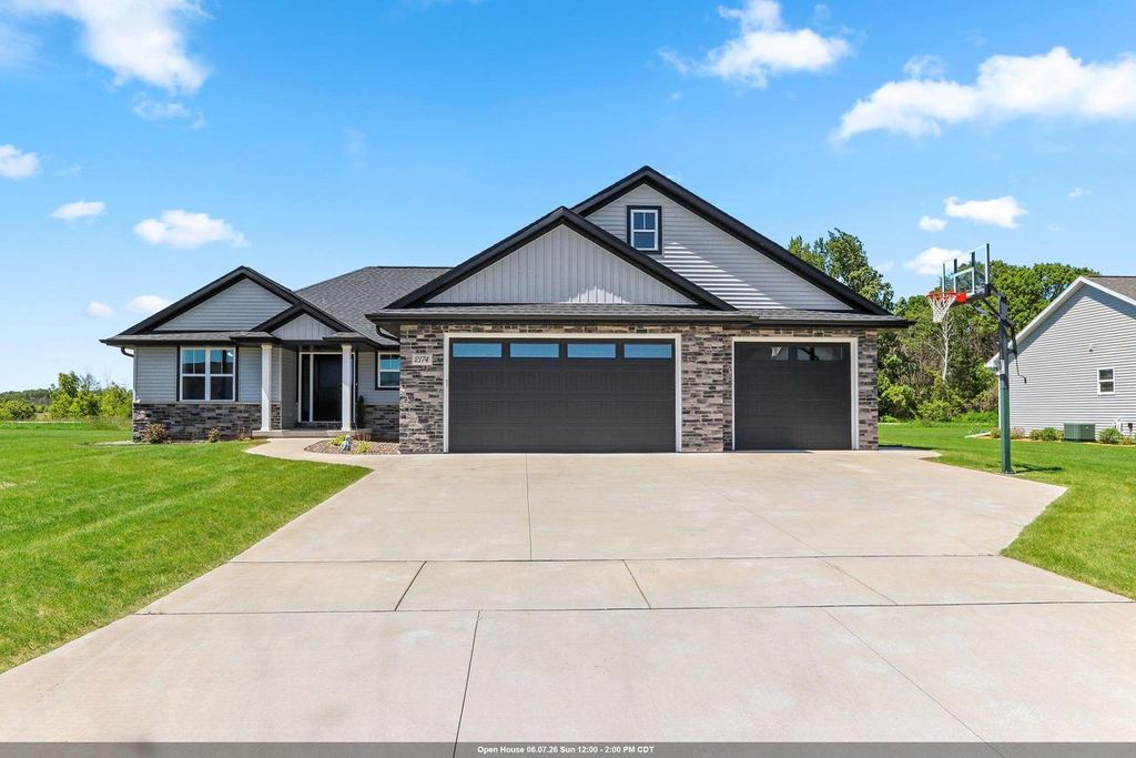 Photo of 2174 Potter DRIVE, De Pere, WI 54115 (MLS # 50326804)