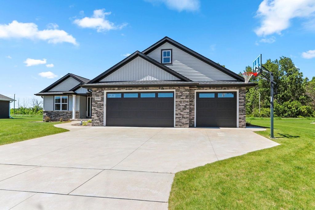Photo of 2174 Potter DRIVE, De Pere, WI 54115 (MLS # 50326804)