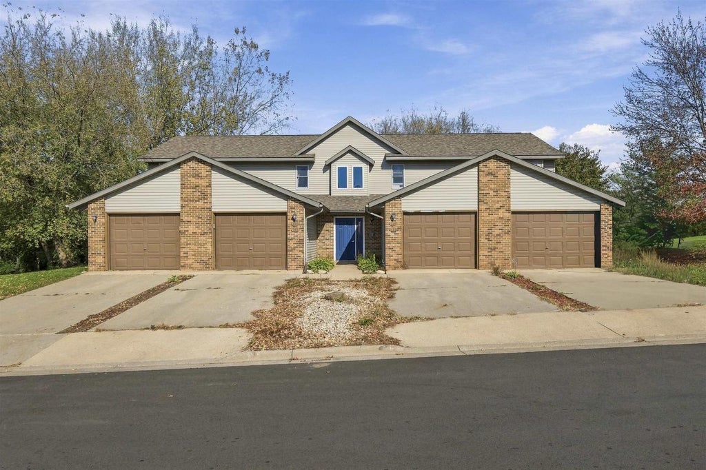 Photo of 153 Talon PLACE #2, Sun Prairie, WI 53590 (MLS # 2035319)