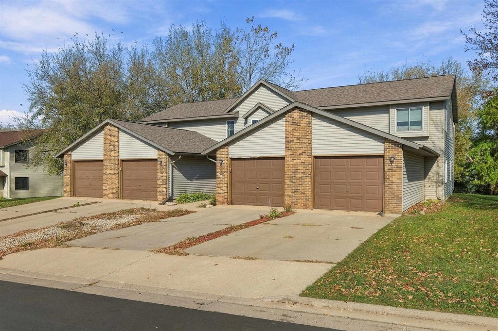 Photo of 153 Talon PLACE #2, Sun Prairie, WI 53590 (MLS # 2035319)