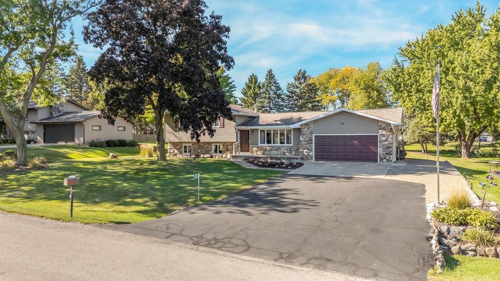 Photo of 4315 Swallow Banks LANE, Oshkosh, WI 54904 (MLS # 50316495)
