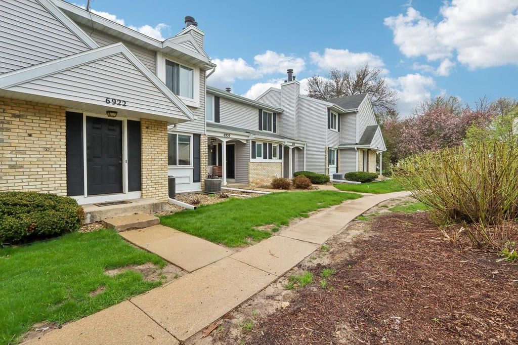 Photo of 6922 Park Ridge DRIVE, Madison, WI 53719 (MLS # 2018840)