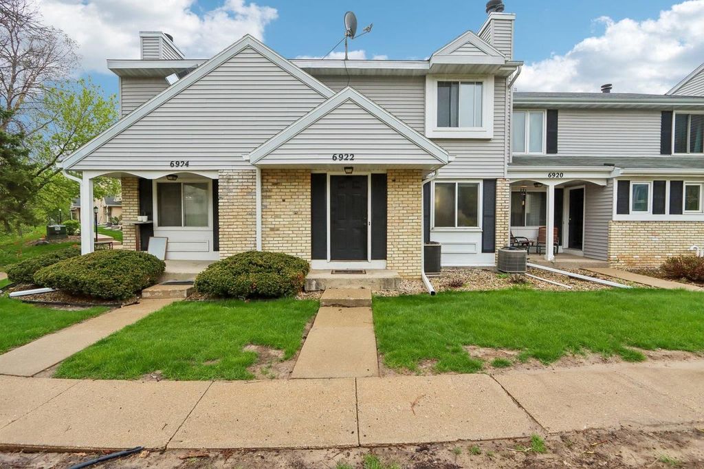 Photo of 6922 Park Ridge DRIVE, Madison, WI 53719 (MLS # 2018840)