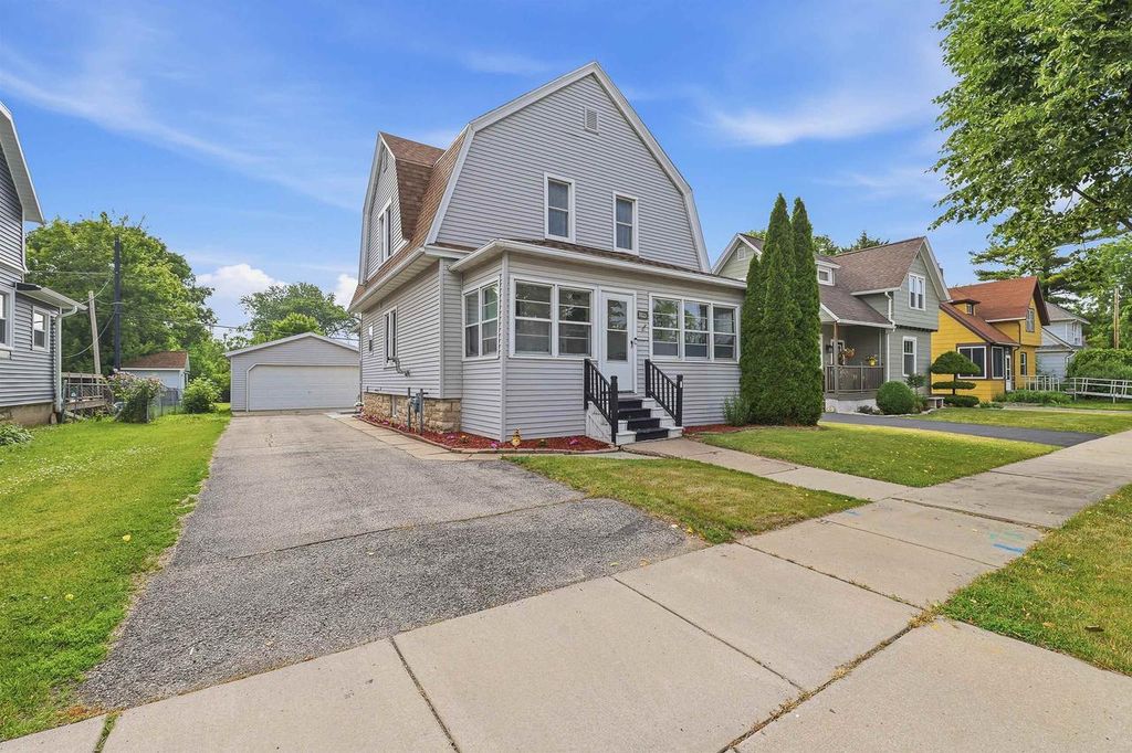 Photo of 1115 Michigan AVENUE, North Fond Du Lac, WI 54937 (MLS # 50327263)