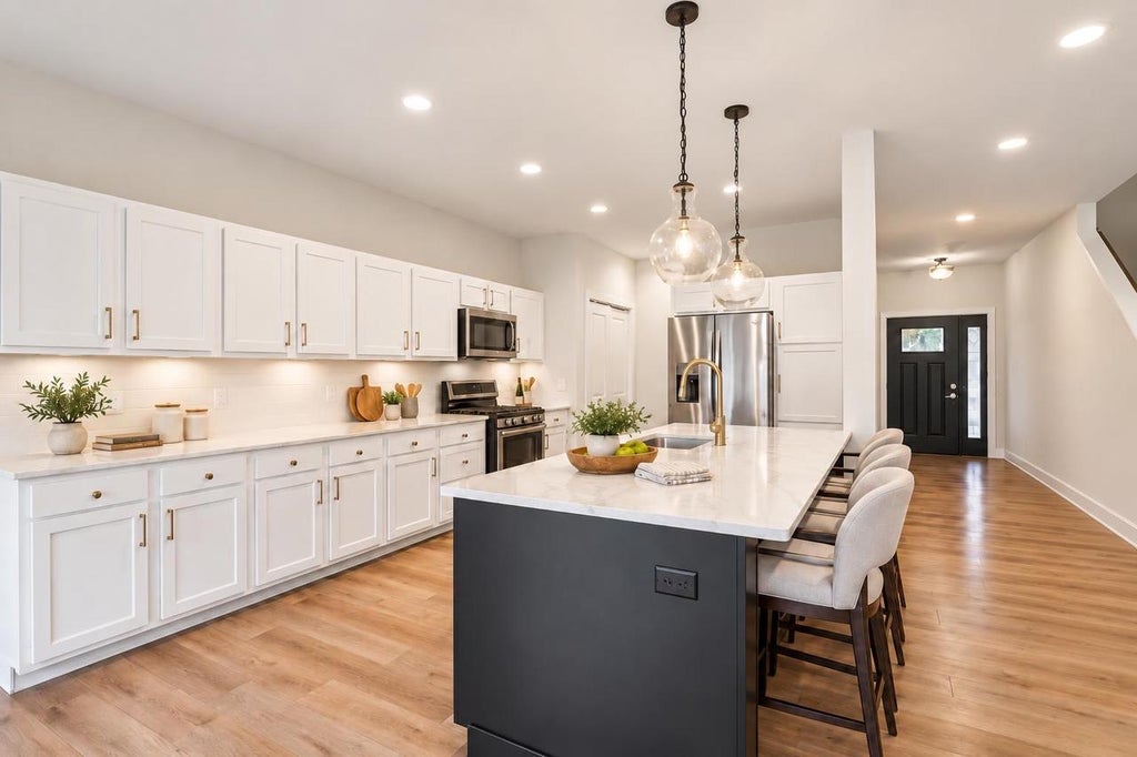 Photo of 127 E Franklin STREET, Portage, WI 53901 (MLS # 2033534)