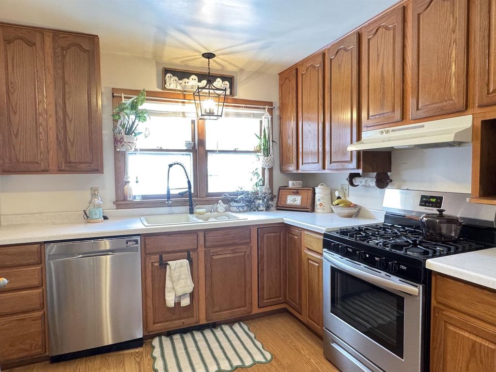 Photo of 514 Clarke STREET, Waupaca, WI 54981 (MLS # 50321372)