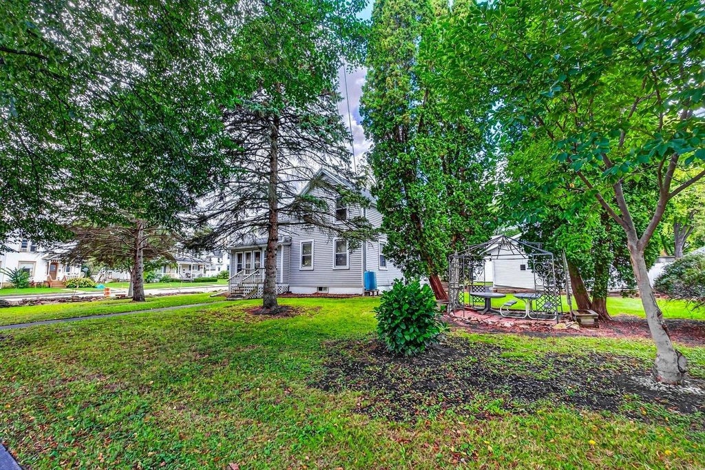 Photo of 352 S BIRDSEY STREET, Columbus, WI 53925 (MLS # 2032212)