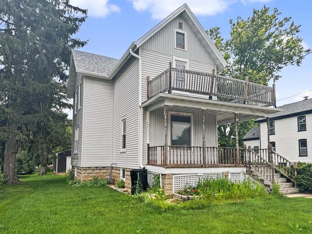 Photo of 139 W Oak Grove STREET, Juneau, WI 53039 (MLS # 1977314)