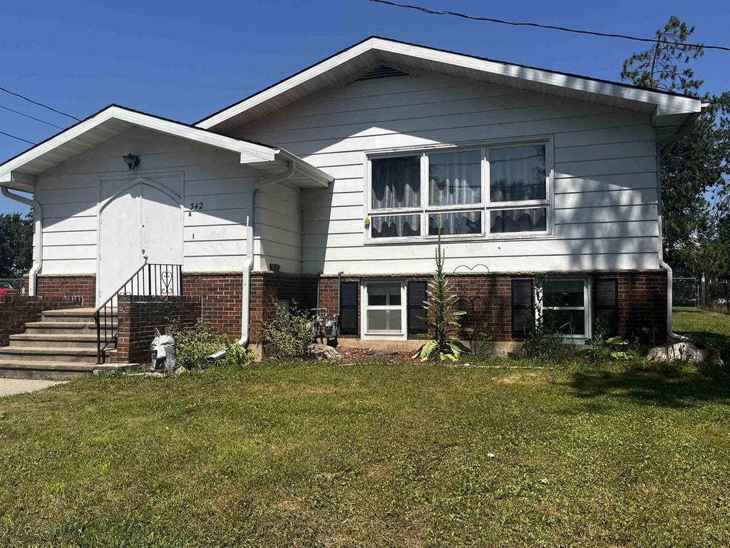 Photo of 342 E Garfield AVENUE, Marion, WI 54950 (MLS # 50331988)