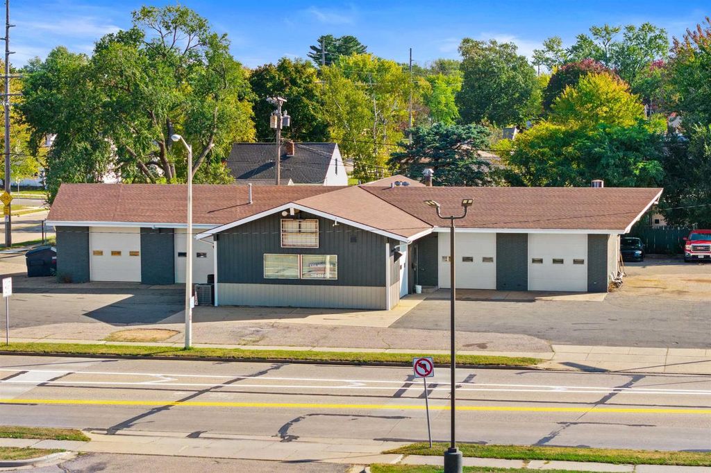 Photo of 811 8th Street South St, Wisconsin Rapids, WI 54494 (MLS # 22505111)