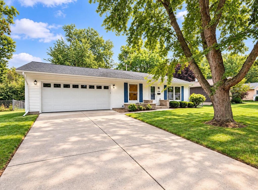 Photo of 1709 Lynndale ROAD, Madison, WI 53711 (MLS # 2032845)