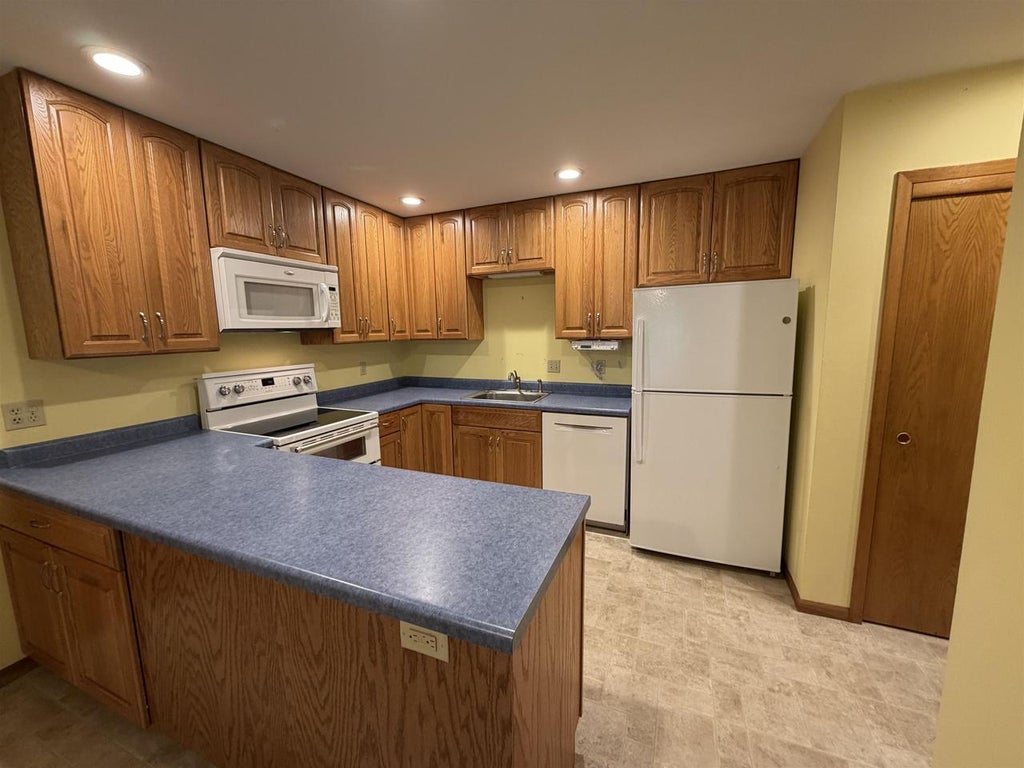 Photo of 1709 Lynndale ROAD, Madison, WI 53711 (MLS # 2032845)