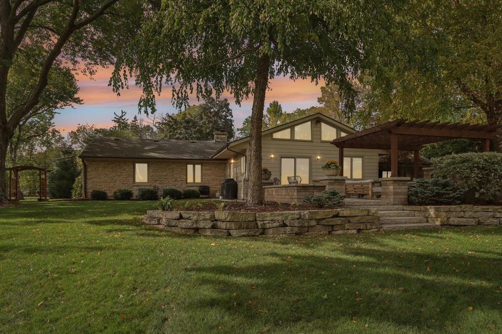 Photo of 2938 S Waukesha ROAD, West Allis, WI 53227 (MLS # 1939620)