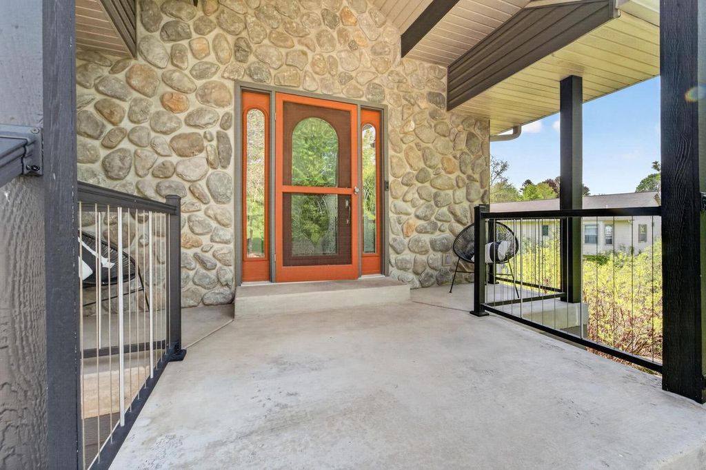 Photo of 801 Nordic VIEW, Mount Horeb, WI 53572 (MLS # 2021879)