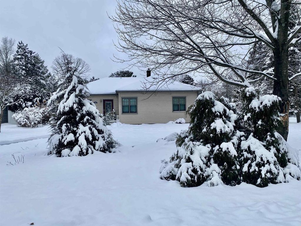 Photo of 703 Greenbriar AVENUE, WI 54481 (MLS # 22600997)