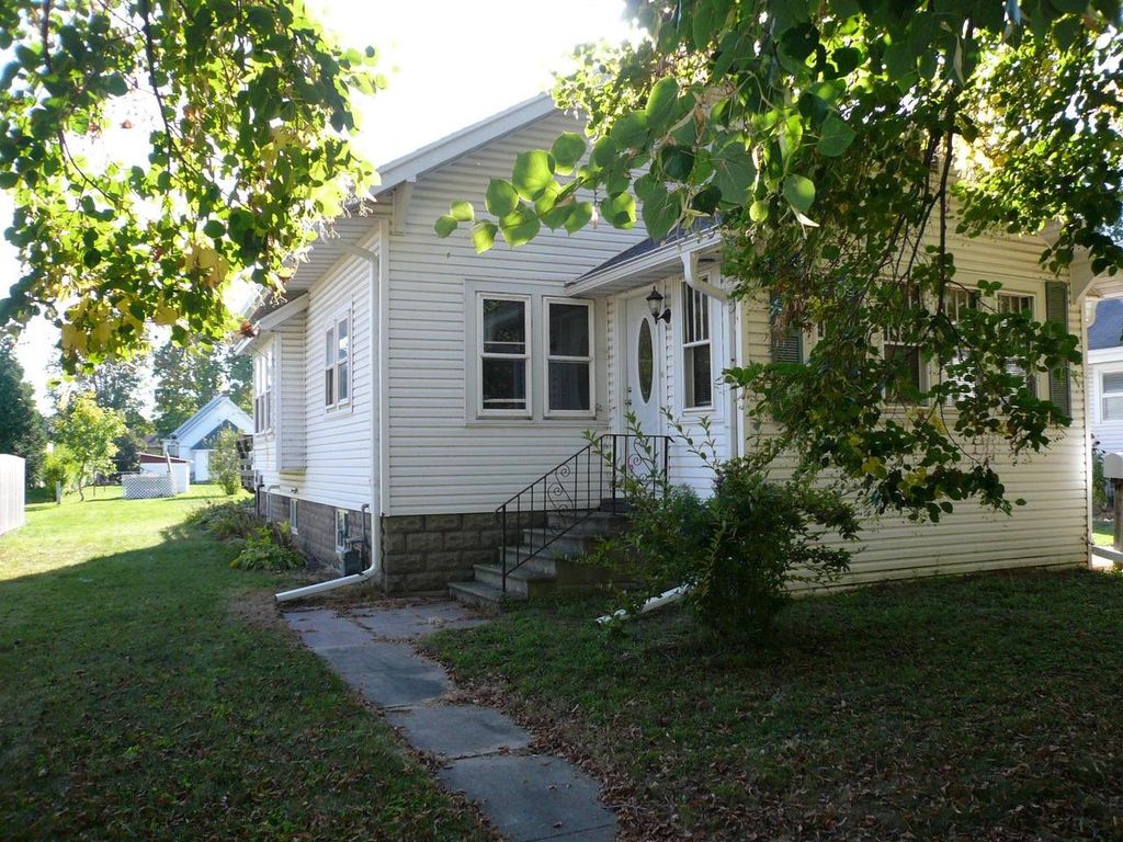 Photo of 925 Bond STREET, Green Bay, WI 54303 (MLS # 50316020)