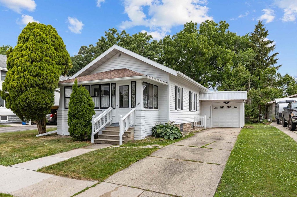 Photo of 289 Ledgeview AVENUE, Fond Du Lac, WI 54935 (MLS # 50331751)