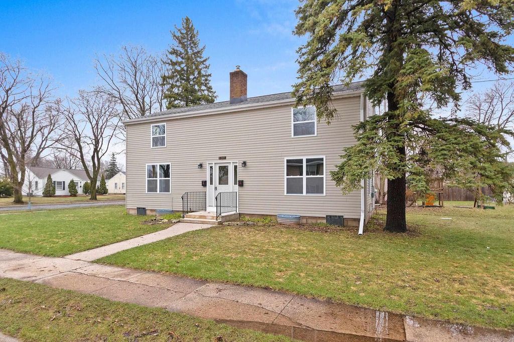 Photo of 1159 Minahan STREET, Green Bay, WI 54303 (MLS # 50323706)