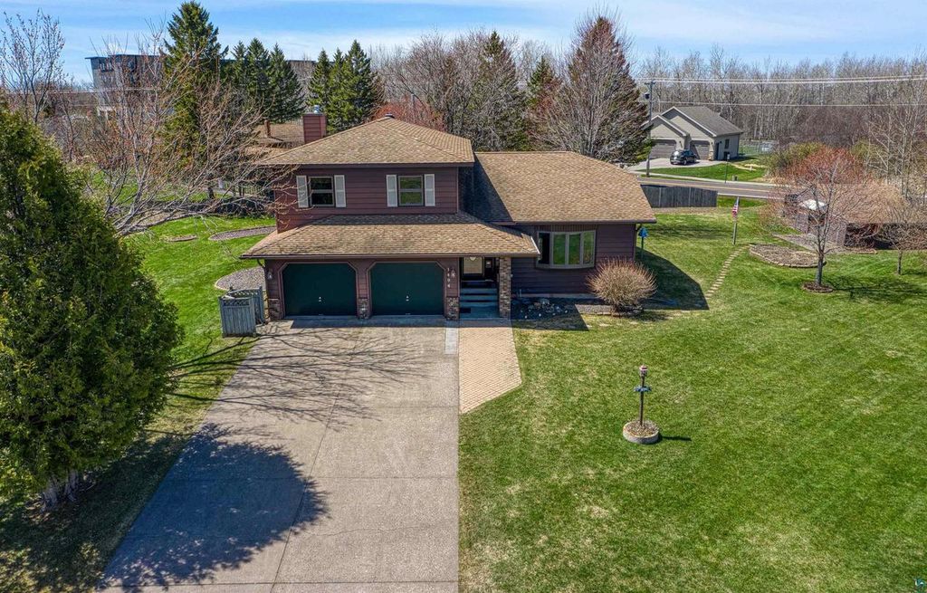 Photo of 1404 E 10th STREET, Superior, WI 54880 (MLS # 6125148)