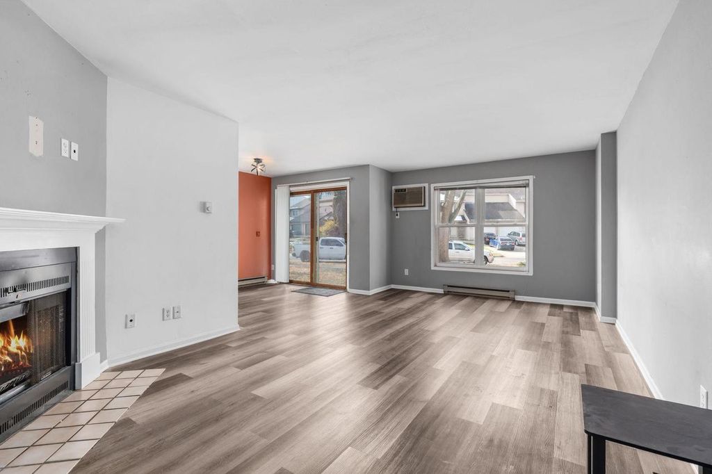 Photo of 6710 Park Ridge DRIVE #Unit B, Madison, WI 53719 (MLS # 22505500)