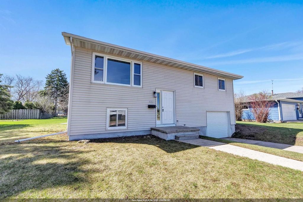 Photo of 1521 Bismarck AVENUE, Oshkosh, WI 54902 (MLS # 50323994)