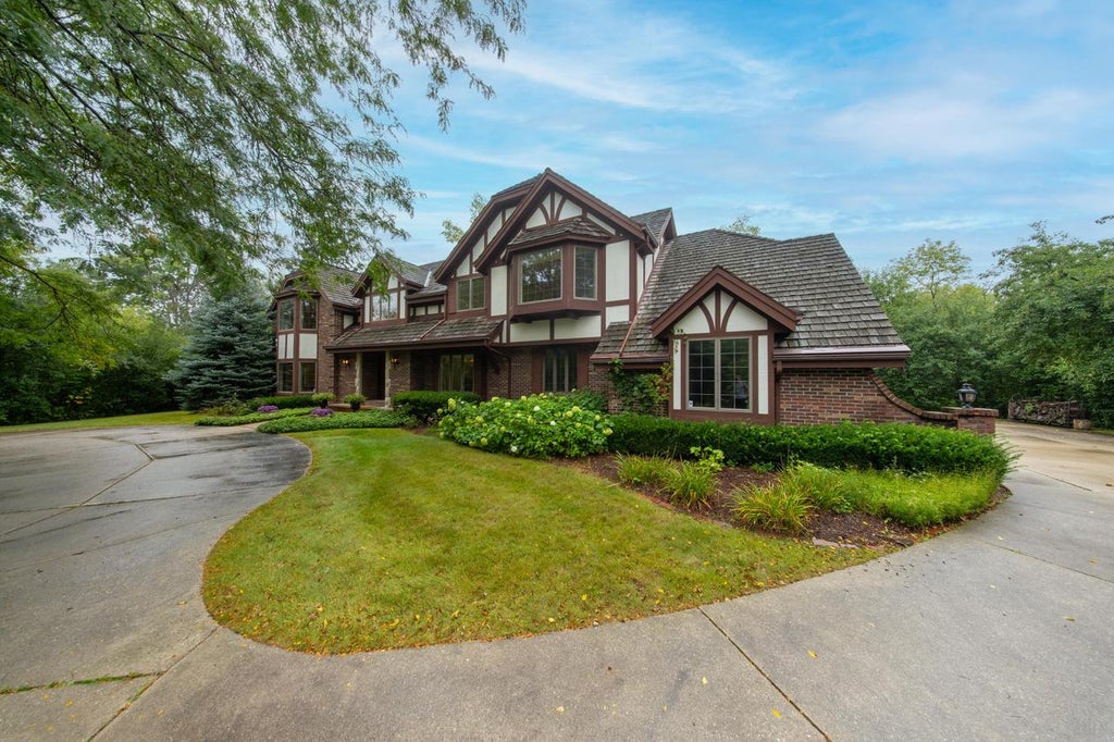 Photo of 3510 W River COURT, Mequon, WI 53092 (MLS # 1978525)