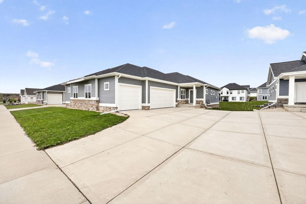 Photo of 1120 Quinn DRIVE, Waunakee, WI 53597 (MLS # 2022301)