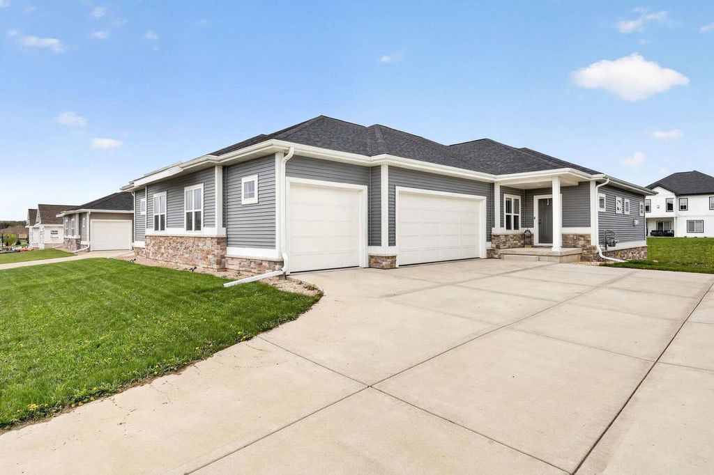 Photo of 1120 Quinn DRIVE, Waunakee, WI 53597 (MLS # 2022301)