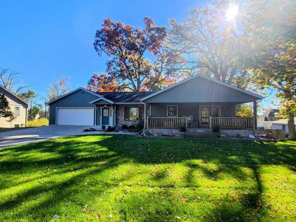 Photo of 2408 S Teut ROAD, Burlington, WI 53105 (MLS # 1940791)