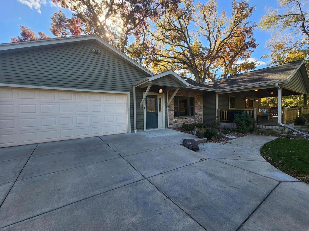 Photo of 2408 S Teut ROAD, Burlington, WI 53105 (MLS # 1940791)