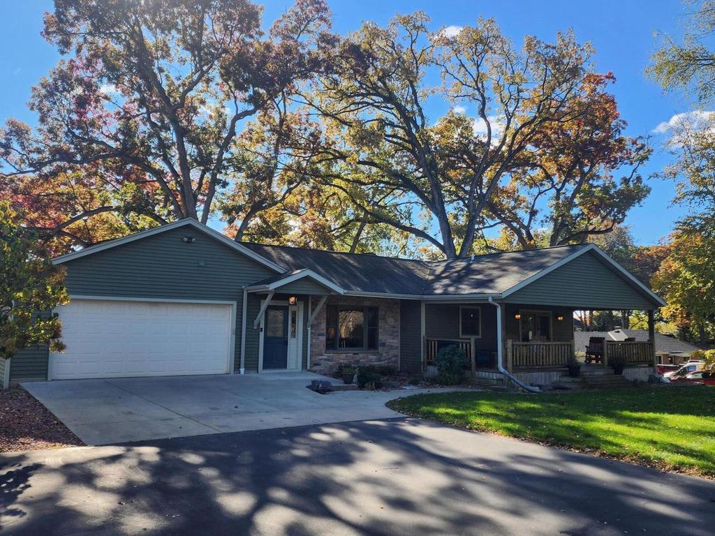 Photo of 2408 S Teut ROAD, Burlington, WI 53105 (MLS # 1940791)